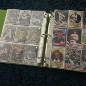 Baseball and soccer cards binder.Around 100 soccer cards and 800 baseball cards.
